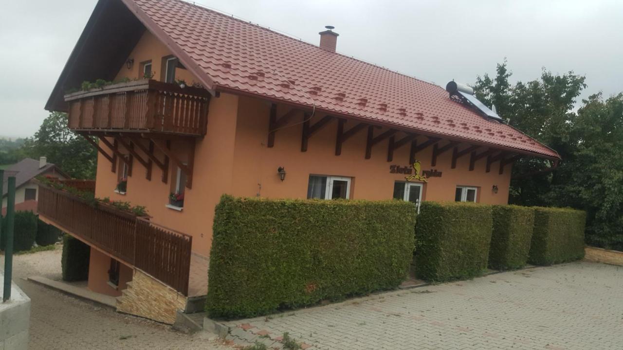 Apartman Zlata Rybka Podhájska Eksteriør bilde